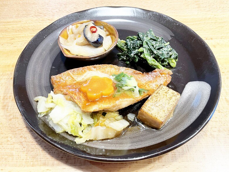 おすすめのダイエット向け冷凍宅食サービスをランキング形式で徹底比較「三つ星ファーム」ほっこり味わい赤魚と豆腐の寄せ煮